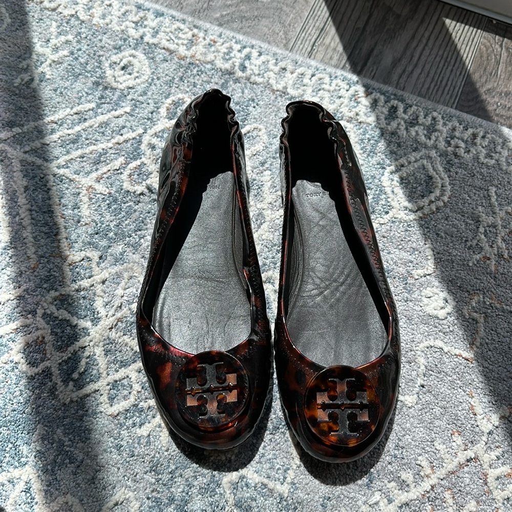 Tortoiseshell Tory Burch ballet flats